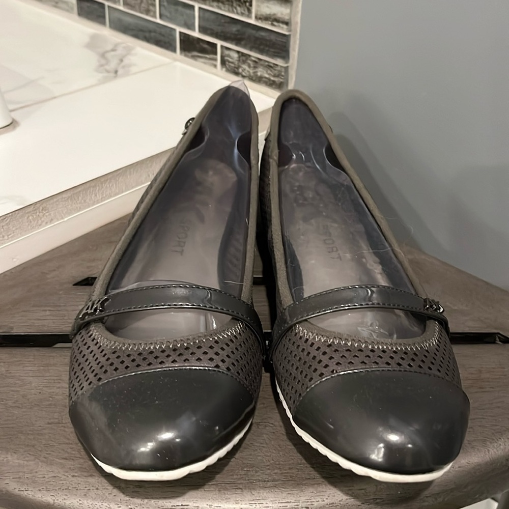 Anne Klein Sport Akzariel women’s flats. Pewter color, size 8. New in box.